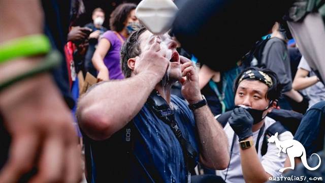 喬治·佛洛伊德:一名黑人之死引髮的沖突蔓延美國,明尼蘇達雙子城實施宵禁