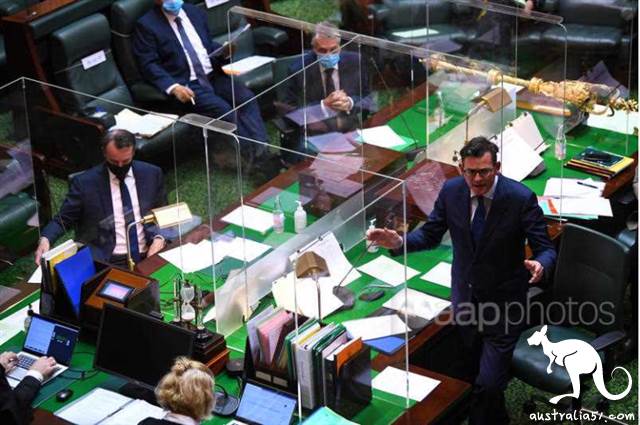 維州議會今天復會,安德魯斯州長面臨反對黨以處理疫情嚴重失誤為由提出不信任動議