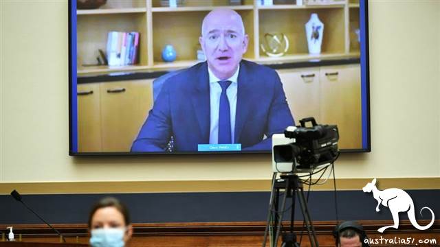 亞馬遜CEO貝佐斯(Jeff Bezos)通過遠程視頻向國會作證。