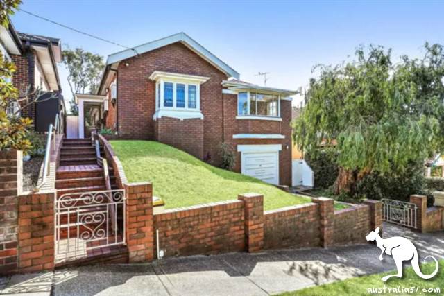 <a href='/city/Sydney/' target='_blank'>悉尼</a>肯辛頓的一套5臥室獨立屋售出300萬澳元,遠超保留價。(《澳洲金融評論報》圖片)
