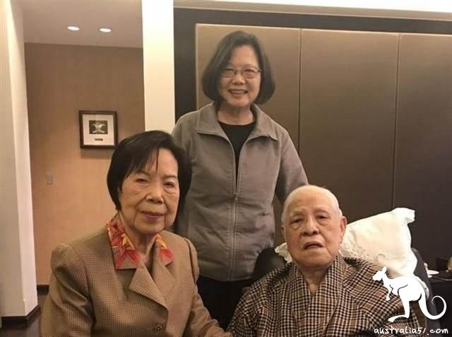 蔡英文去年探視李登輝與夫人李曾文惠