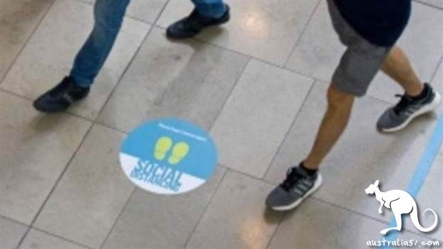 英國疫情大鬆綁:酒吧餐廳重新營業,兩米距離改為一米