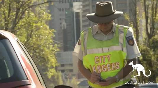 澳洲警察開罰單潛規則曝光!怪不得澳洲警察開罰單那麼積極......
