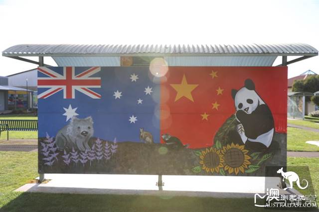 在塔斯马尼亚的“壁画小镇”谢菲尔德欣赏壁画和探店