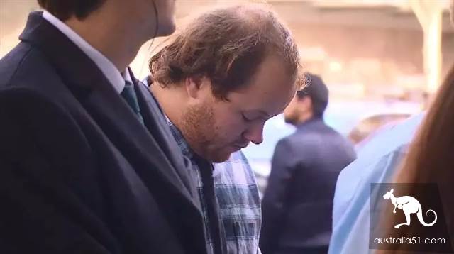 悉尼妹子在自家厕所发现摄像头和64个偷拍视频,作案人曾经工作过的木匠