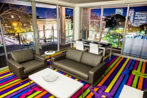 Adge Apartment Hotel