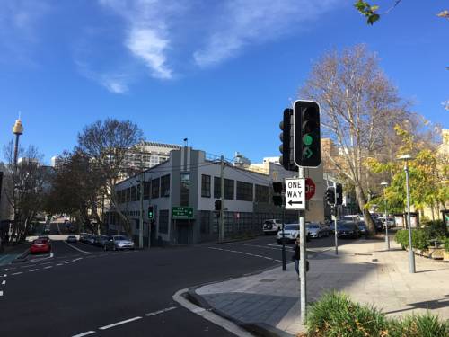 Pyrmont Self-Contained Modern Two-Bedroom Apartment 137 Watt