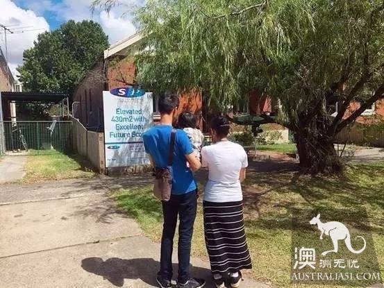 无奈！澳洲华人因“受保护租户”条例，买房交割一年无法入住！一家三口挤在几平米的简陋出租屋，每月还要还