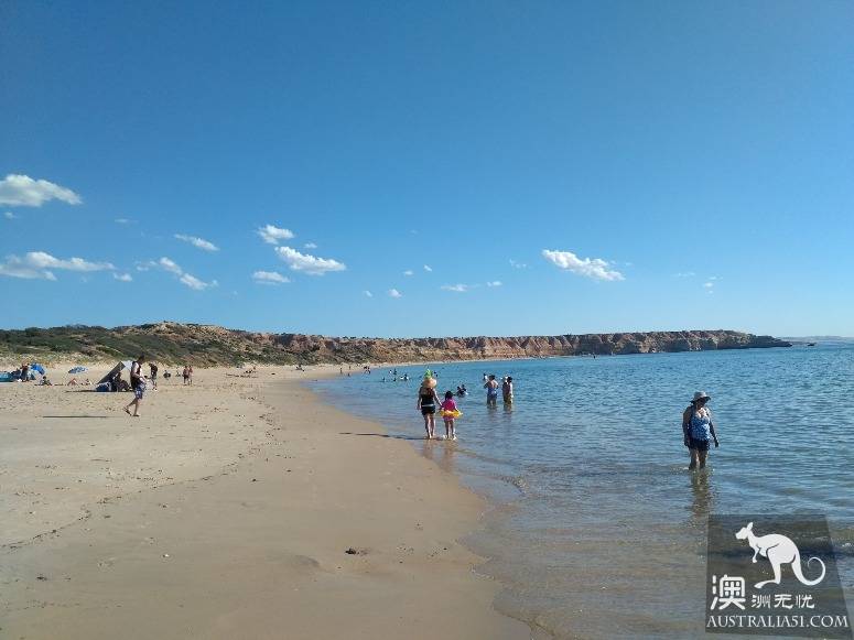 澳洲最早由官方认可的裸体海滩马塞林海滩（Maslin Beach）