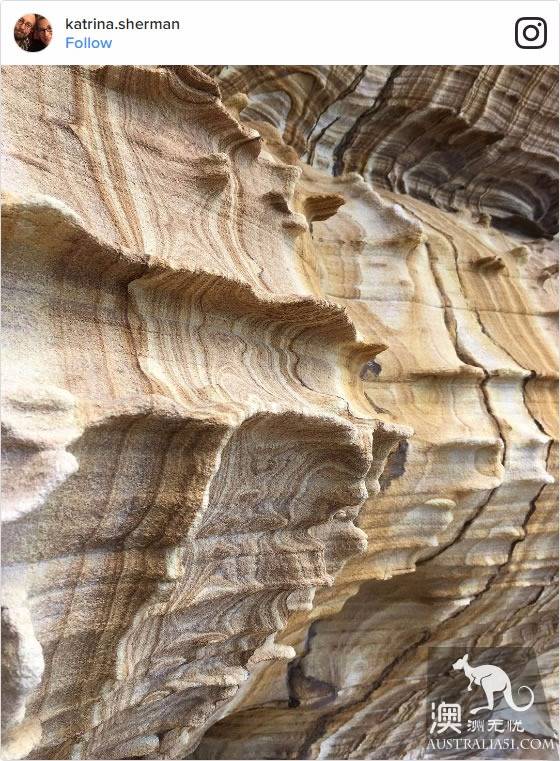塔州瑪麗亞島(Maria Island)著名的彩色懸崖,猶如大自然的畫作