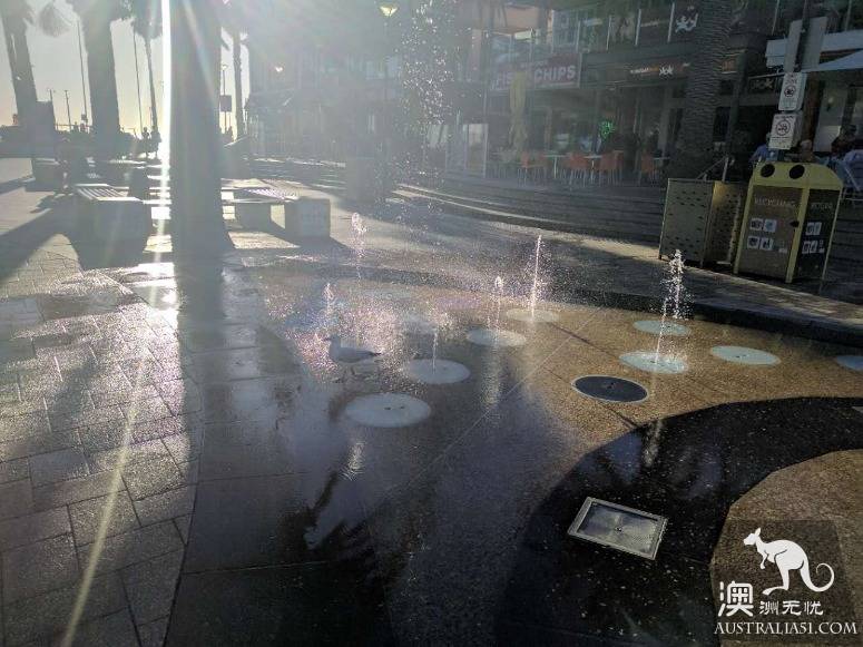 格雷尔海滩，阿德莱德最热闹的海滩