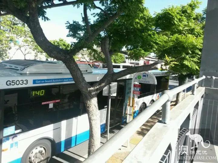 突发!中国留学生遭本地人暴力围殴致浑身是血,因拒绝给烟