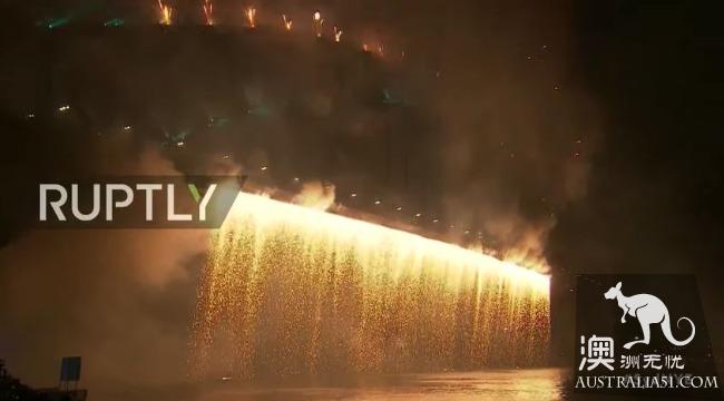 悉尼烟火9点场突发爆炸!上千人疏散!零点场彩虹烟花震撼全球!澳洲华人搓着麻将率先跨年!图集抢先看!