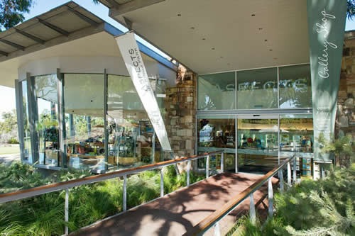 珀斯(Perth)有哪些大型購物商場和特色商店?