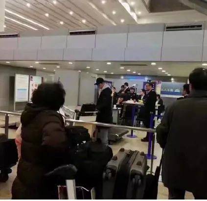 刷爆了！海外代购在机场跳楼自杀 只因被税￥16800？真相是这样的！珍惜身边的代购朋友吧...