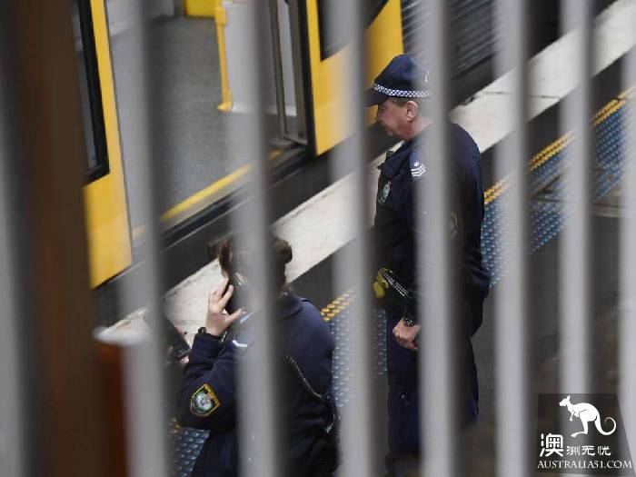 悉尼火车撞死人!男子半腰夹在站台与火车缝隙,全站紧急疏散
